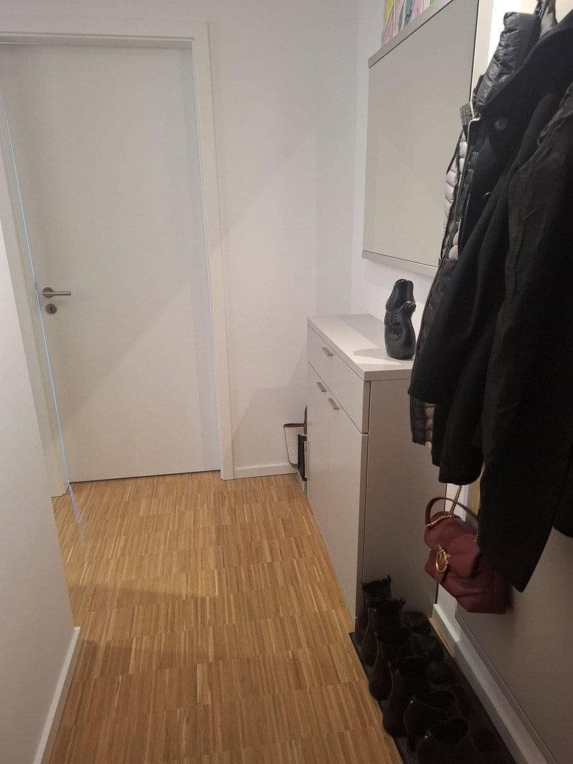 Prenájom bytu 2-izbový 65 m², Frankfurt am Main, Hesensko Prenájom bytu 2-izbový 65 m², Frankfurt am Main, Hesensko
