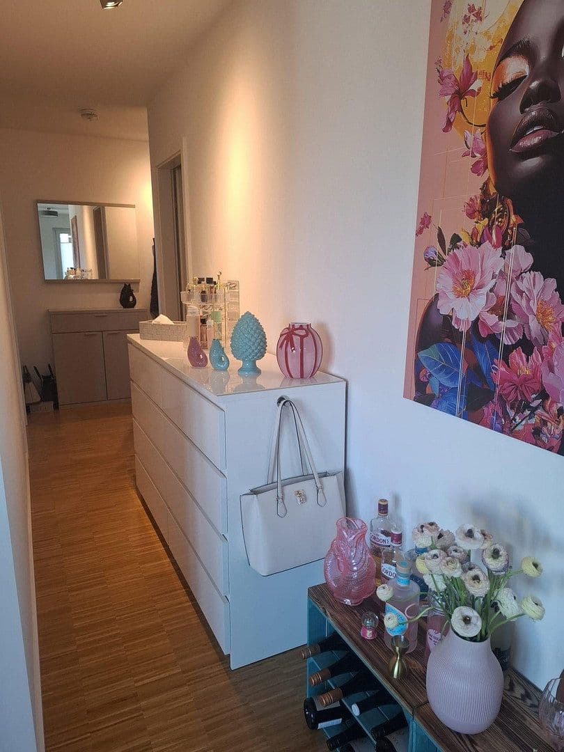 Prenájom bytu 2-izbový 65 m², Frankfurt am Main, Hesensko Prenájom bytu 2-izbový 65 m², Frankfurt am Main, Hesensko