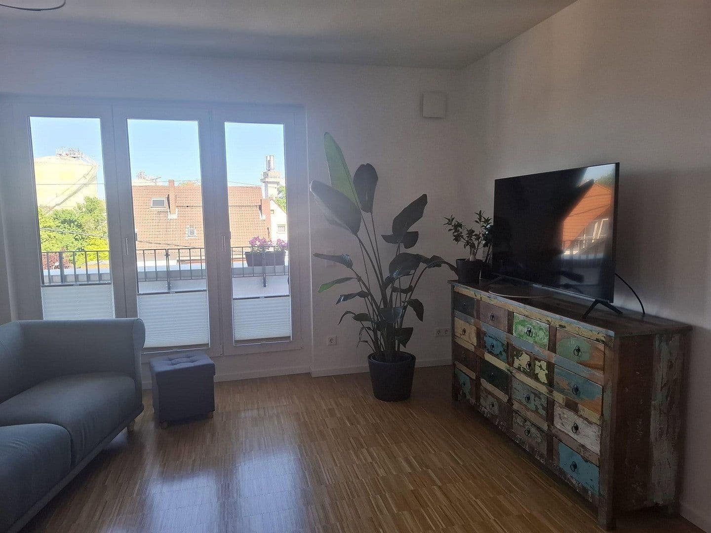 Prenájom bytu 2-izbový 65 m², Frankfurt am Main, Hesensko Prenájom bytu 2-izbový 65 m², Frankfurt am Main, Hesensko