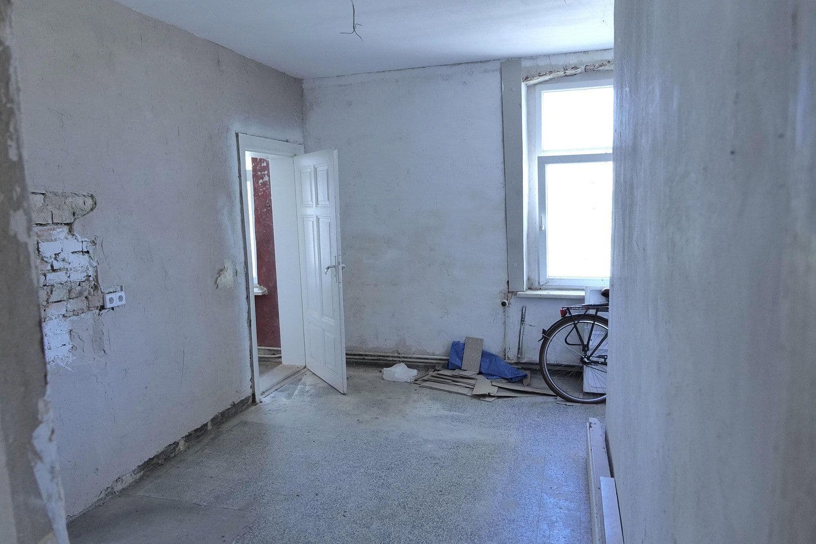 Predaj domu 215 m², pozemok 1.050 m², Zum Schmiedeweg 18, Nauen, Brandenbursko Predaj domu 215 m², pozemok 1.050 m², Zum Schmiedeweg 18, Nauen, Brandenbursko