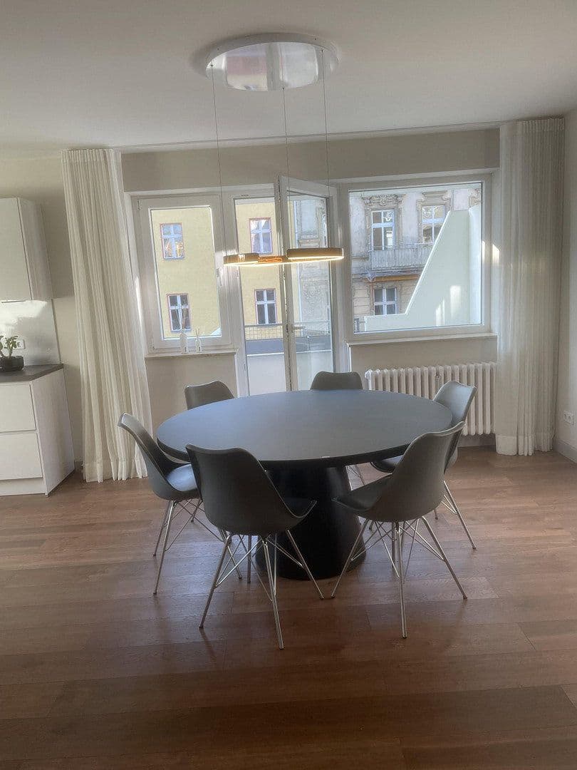 Prenájom bytu 2-izbový 69 m², Havelberger Straße 1, Berlin, Berlín Prenájom bytu 2-izbový 69 m², Havelberger Straße 1, Berlin, Berlín
