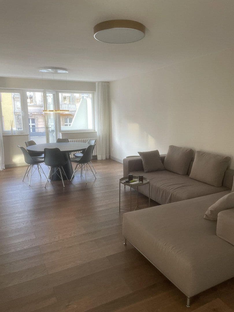 Prenájom bytu 2-izbový 69 m², Havelberger Straße 1, Berlin, Berlín Prenájom bytu 2-izbový 69 m², Havelberger Straße 1, Berlin, Berlín