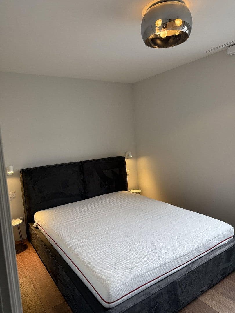 Prenájom bytu 2-izbový 69 m², Havelberger Straße 1, Berlin, Berlín Prenájom bytu 2-izbový 69 m², Havelberger Straße 1, Berlin, Berlín