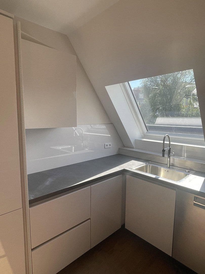 Prenájom bytu 2-izbový 69 m², Havelberger Straße 1, Berlin, Berlín Prenájom bytu 2-izbový 69 m², Havelberger Straße 1, Berlin, Berlín