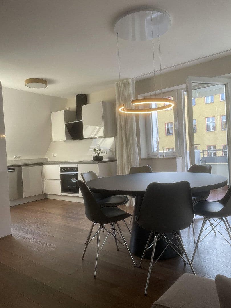 Prenájom bytu 2-izbový 69 m², Havelberger Straße 1, Berlin, Berlín Prenájom bytu 2-izbový 69 m², Havelberger Straße 1, Berlin, Berlín