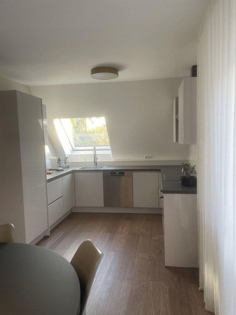 Prenájom bytu 2-izbový 69 m², Havelberger Straße 1, Berlin, Berlín Prenájom bytu 2-izbový 69 m², Havelberger Straße 1, Berlin, Berlín