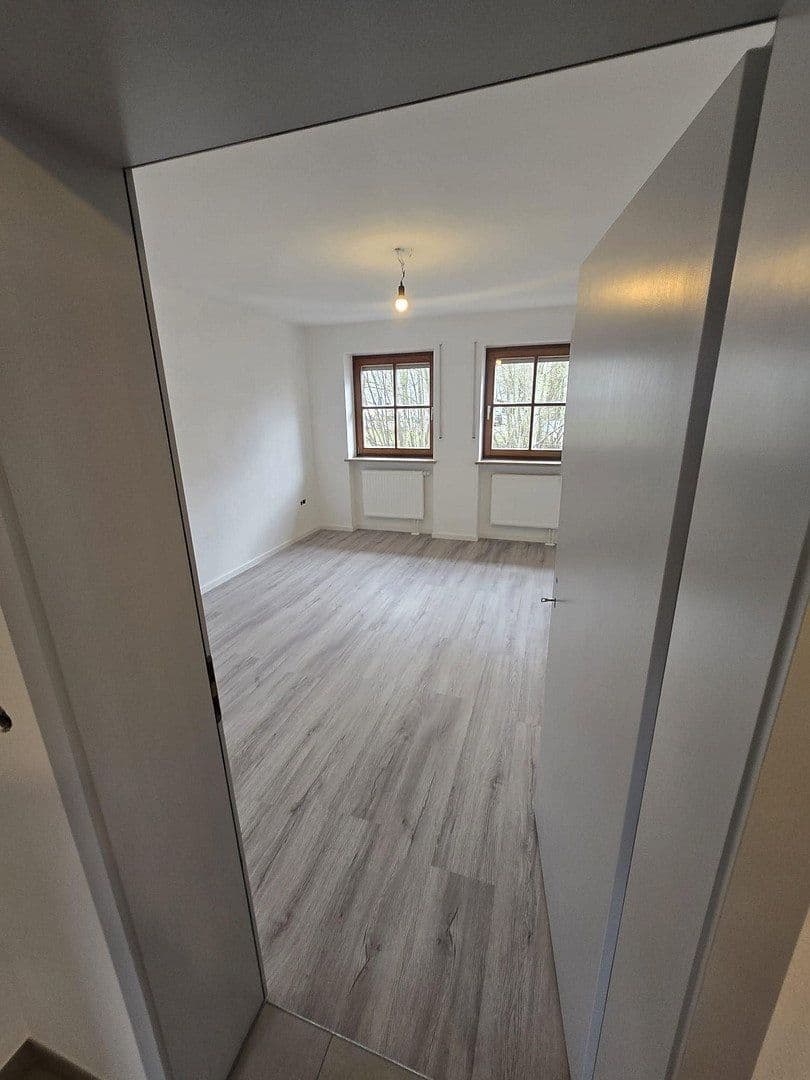 Prenájom bytu 4-izbový 111 m², Schloßstraße, Oberding/Notzing, Bavorsko Prenájom bytu 4-izbový 111 m², Schloßstraße, Oberding/Notzing, Bavorsko