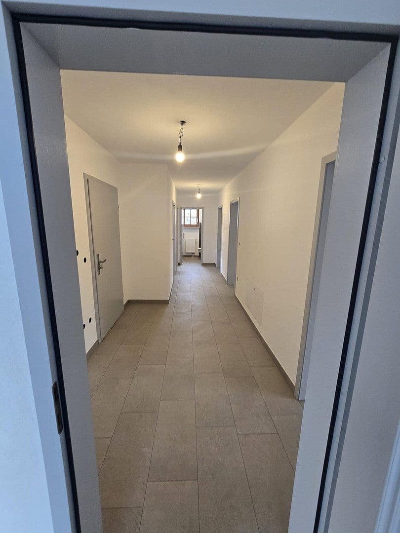 Prenájom bytu 4-izbový 111 m², Schloßstraße, Oberding/Notzing, Bavorsko Prenájom bytu 4-izbový 111 m², Schloßstraße, Oberding/Notzing, Bavorsko