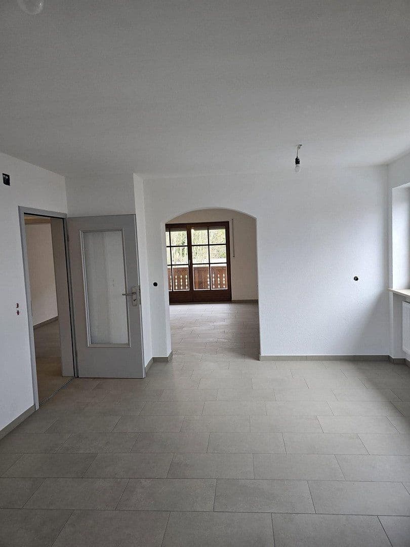Prenájom bytu 4-izbový 111 m², Schloßstraße, Oberding/Notzing, Bavorsko Prenájom bytu 4-izbový 111 m², Schloßstraße, Oberding/Notzing, Bavorsko