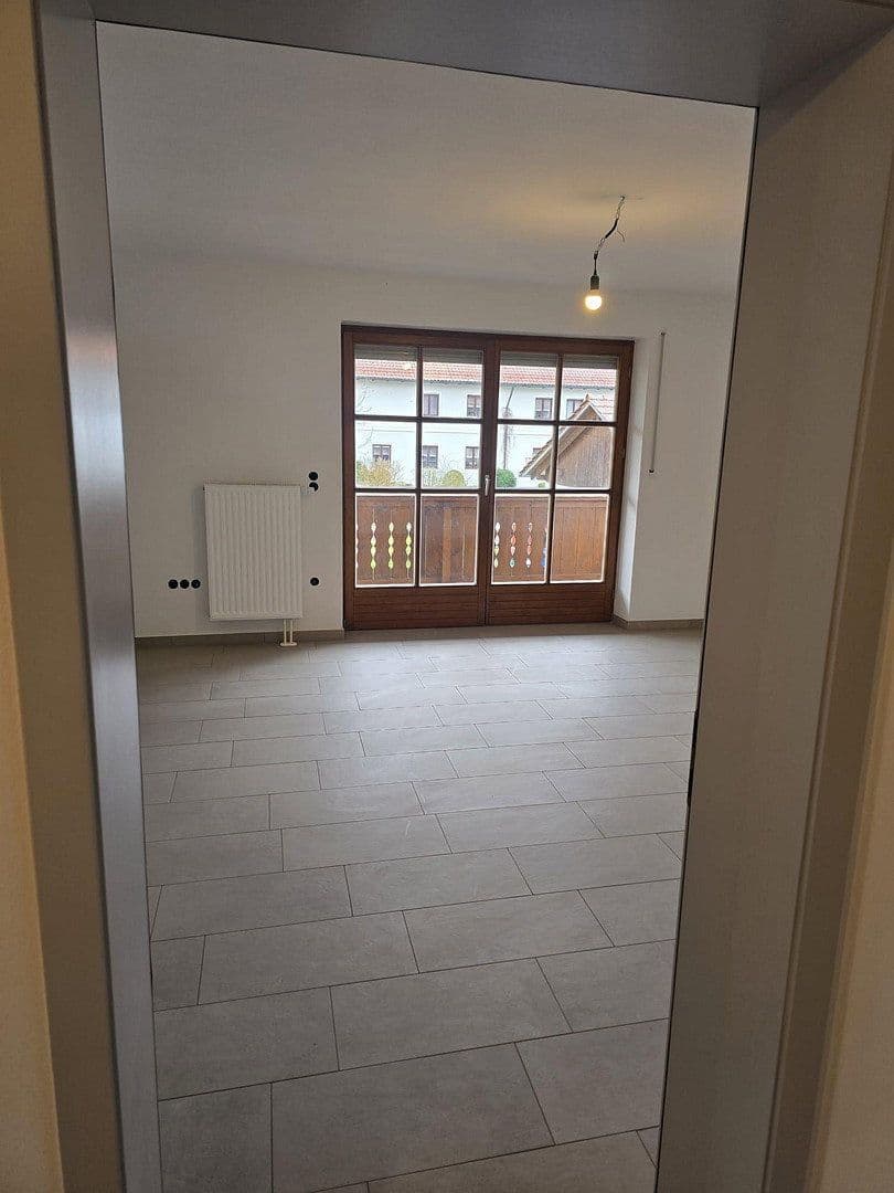 Prenájom bytu 4-izbový 111 m², Schloßstraße, Oberding/Notzing, Bavorsko Prenájom bytu 4-izbový 111 m², Schloßstraße, Oberding/Notzing, Bavorsko