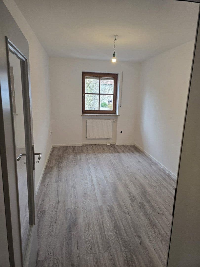 Prenájom bytu 4-izbový 111 m², Schloßstraße, Oberding/Notzing, Bavorsko Prenájom bytu 4-izbový 111 m², Schloßstraße, Oberding/Notzing, Bavorsko