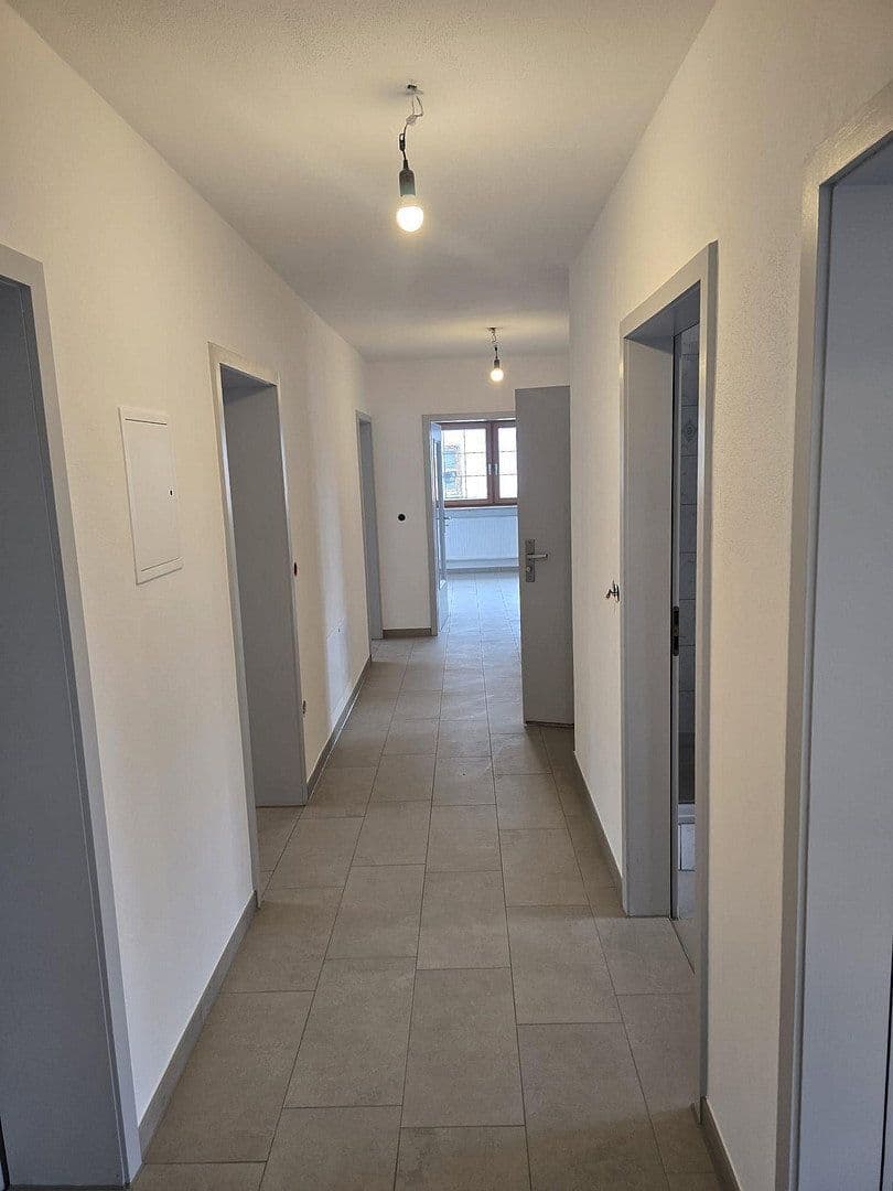 Prenájom bytu 4-izbový 111 m², Schloßstraße, Oberding/Notzing, Bavorsko Prenájom bytu 4-izbový 111 m², Schloßstraße, Oberding/Notzing, Bavorsko