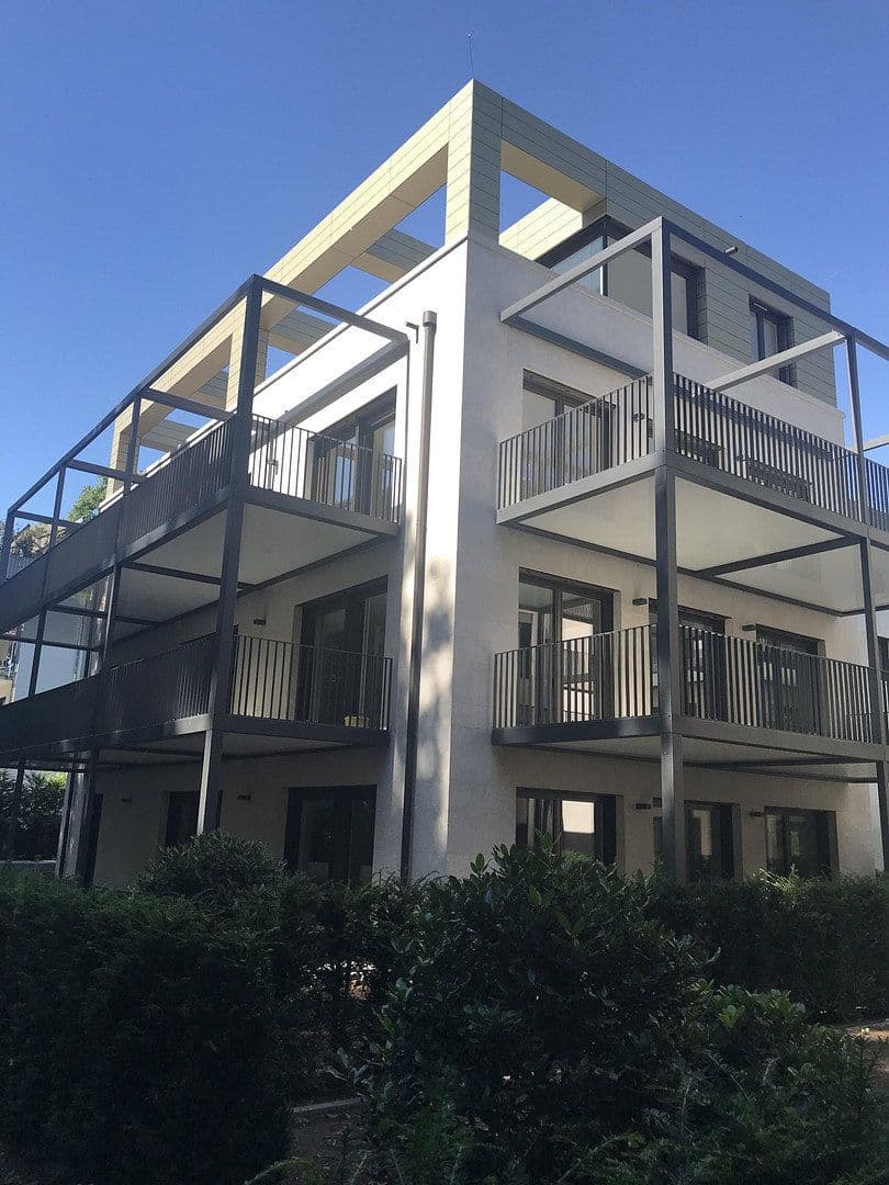 Prenájom bytu 4-izbový 169 m², Dreieich, Hesensko Prenájom bytu 4-izbový 169 m², Dreieich, Hesensko
