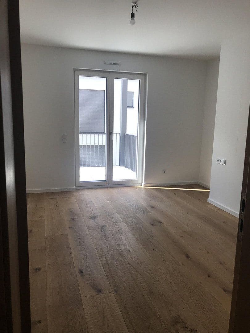 Prenájom bytu 4-izbový 169 m², Dreieich, Hesensko Prenájom bytu 4-izbový 169 m², Dreieich, Hesensko
