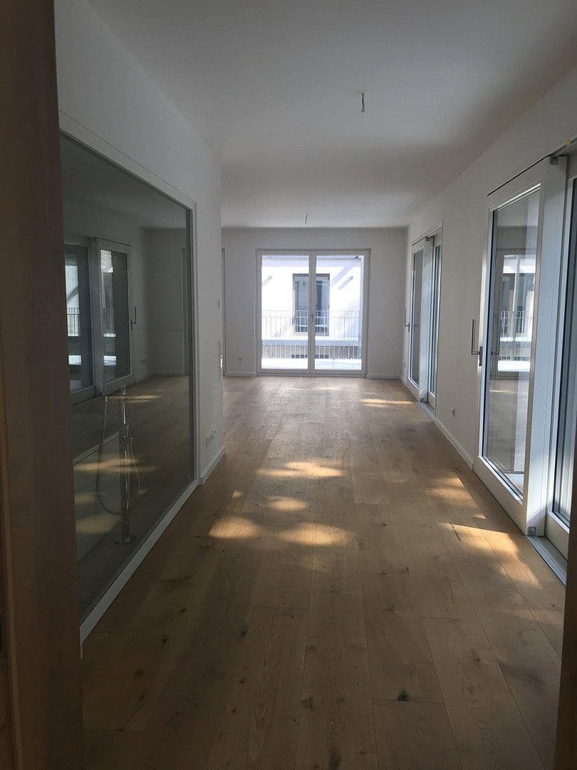 Prenájom bytu 4-izbový 169 m², Dreieich, Hesensko Prenájom bytu 4-izbový 169 m², Dreieich, Hesensko