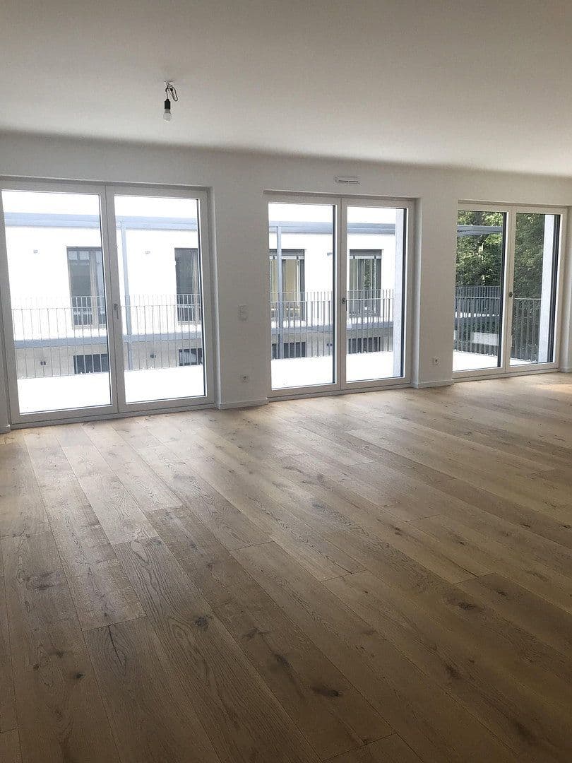 Prenájom bytu 4-izbový 169 m², Dreieich, Hesensko Prenájom bytu 4-izbový 169 m², Dreieich, Hesensko