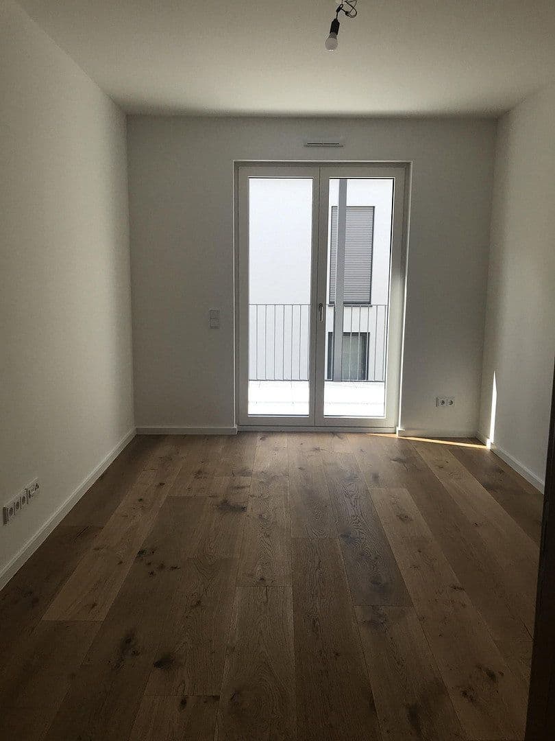 Prenájom bytu 4-izbový 169 m², Dreieich, Hesensko Prenájom bytu 4-izbový 169 m², Dreieich, Hesensko