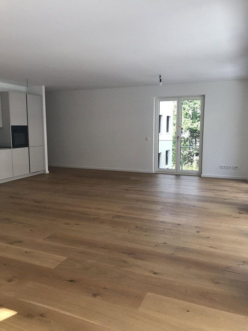 Prenájom bytu 4-izbový 169 m², Dreieich, Hesensko Prenájom bytu 4-izbový 169 m², Dreieich, Hesensko