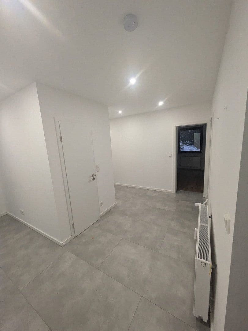 Prenájom bytu 4-izbový 110 m², Am Auweg 15, Frankfurt, Hesensko Prenájom bytu 4-izbový 110 m², Am Auweg 15, Frankfurt, Hesensko