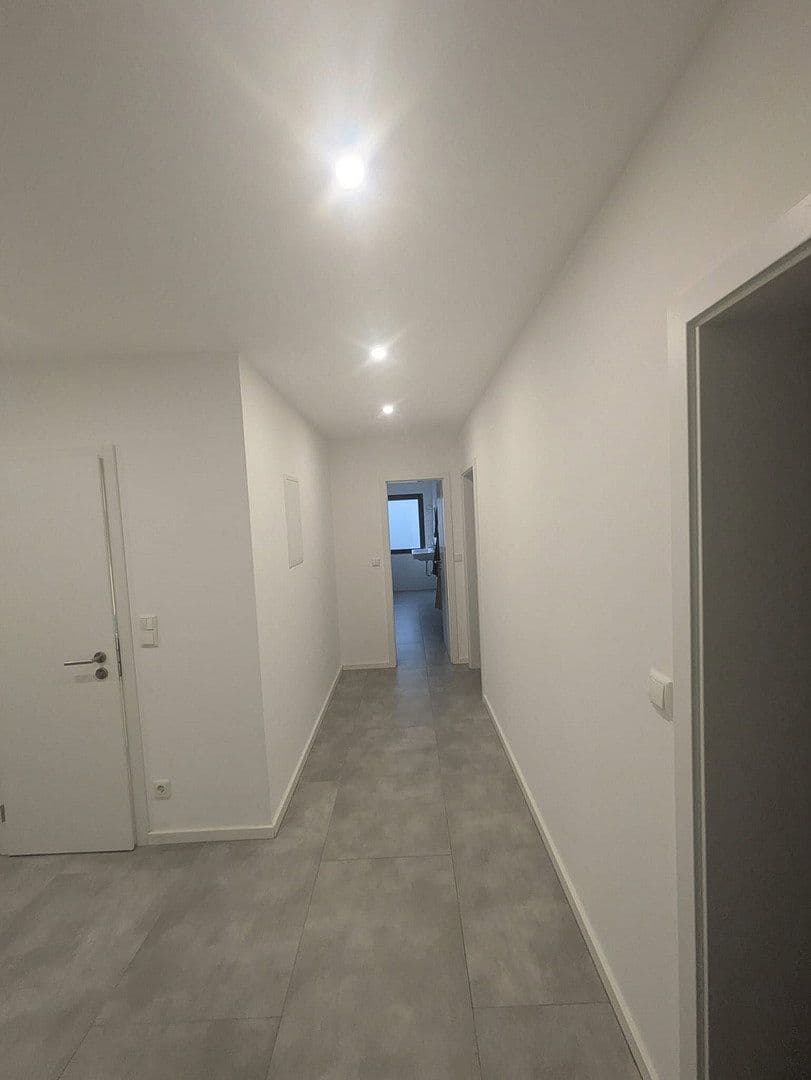 Prenájom bytu 4-izbový 110 m², Am Auweg 15, Frankfurt, Hesensko Prenájom bytu 4-izbový 110 m², Am Auweg 15, Frankfurt, Hesensko