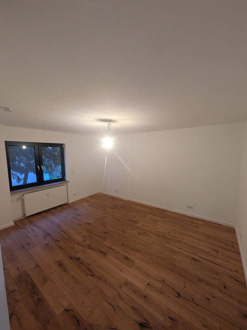 Prenájom bytu 4-izbový 110 m², Am Auweg 15, Frankfurt, Hesensko Prenájom bytu 4-izbový 110 m², Am Auweg 15, Frankfurt, Hesensko