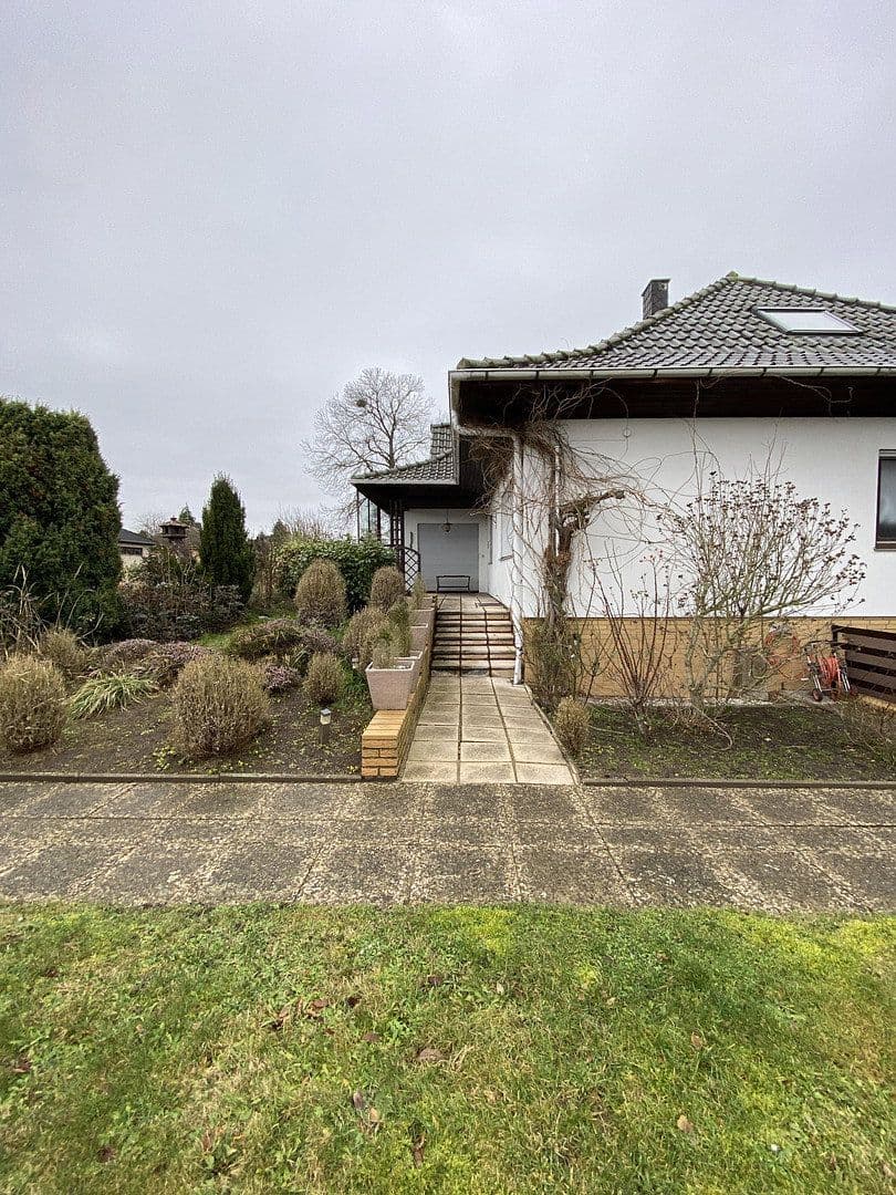 Predaj domu 145 m², pozemok 1.530 m², Kirchberg 22, Königslutter am Elm, Dolné Sasko Predaj domu 145 m², pozemok 1.530 m², Kirchberg 22, Königslutter am Elm, Dolné Sasko