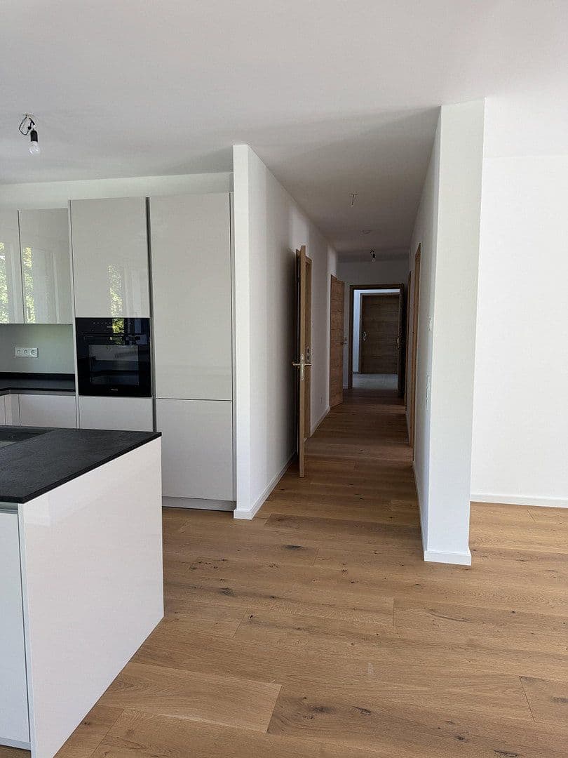 Prenájom bytu 3-izbový 115 m², Dreieich, Hesensko Prenájom bytu 3-izbový 115 m², Dreieich, Hesensko