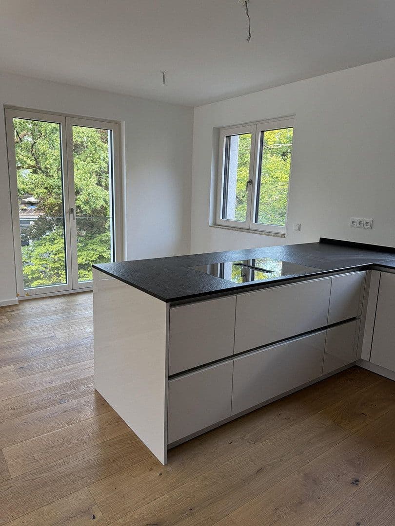 Prenájom bytu 3-izbový 115 m², Dreieich, Hesensko Prenájom bytu 3-izbový 115 m², Dreieich, Hesensko