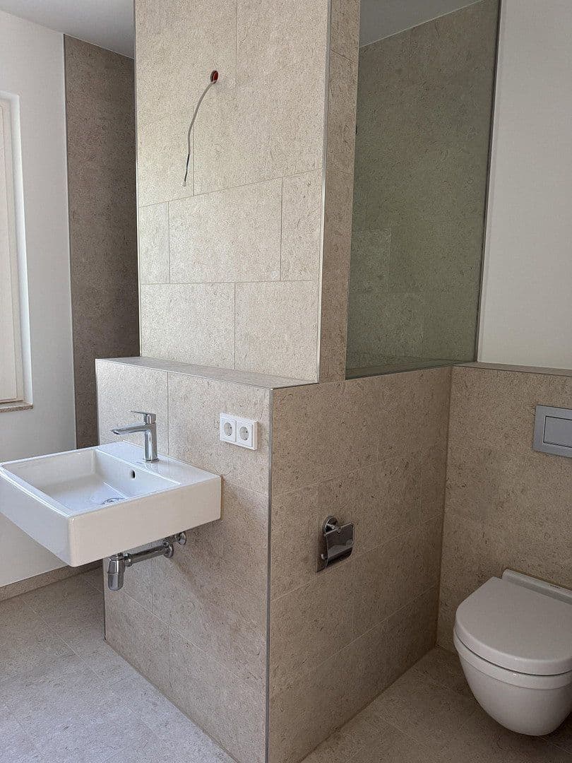 Prenájom bytu 3-izbový 115 m², Dreieich, Hesensko Prenájom bytu 3-izbový 115 m², Dreieich, Hesensko