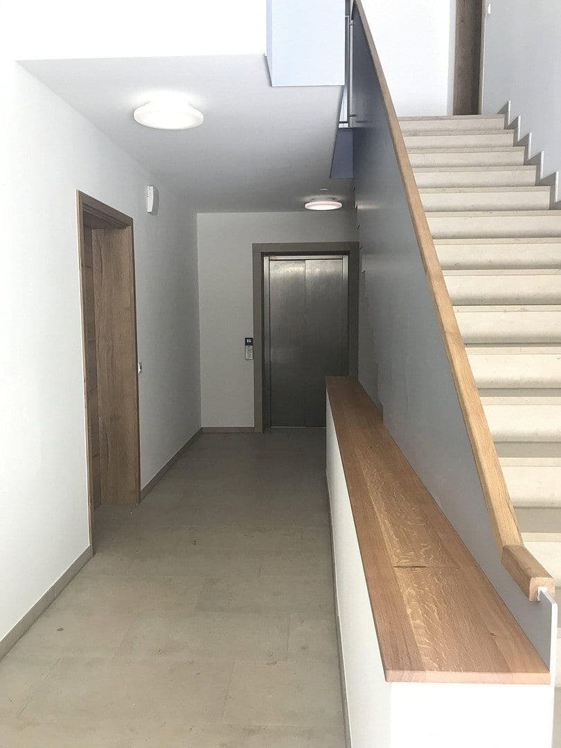 Prenájom bytu 3-izbový 115 m², Dreieich, Hesensko Prenájom bytu 3-izbový 115 m², Dreieich, Hesensko