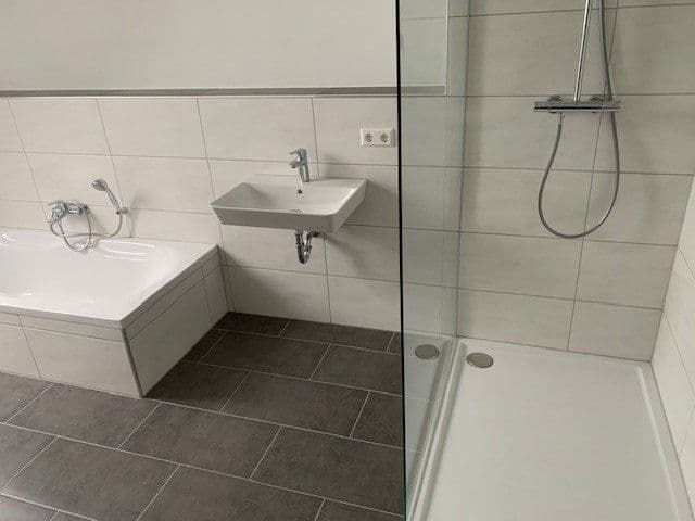 Prenájom domu 135 m², pozemok 110 m², Bretten, Bádensko-Wurttembersko Prenájom domu 135 m², pozemok 110 m², Bretten, Bádensko-Wurttembersko