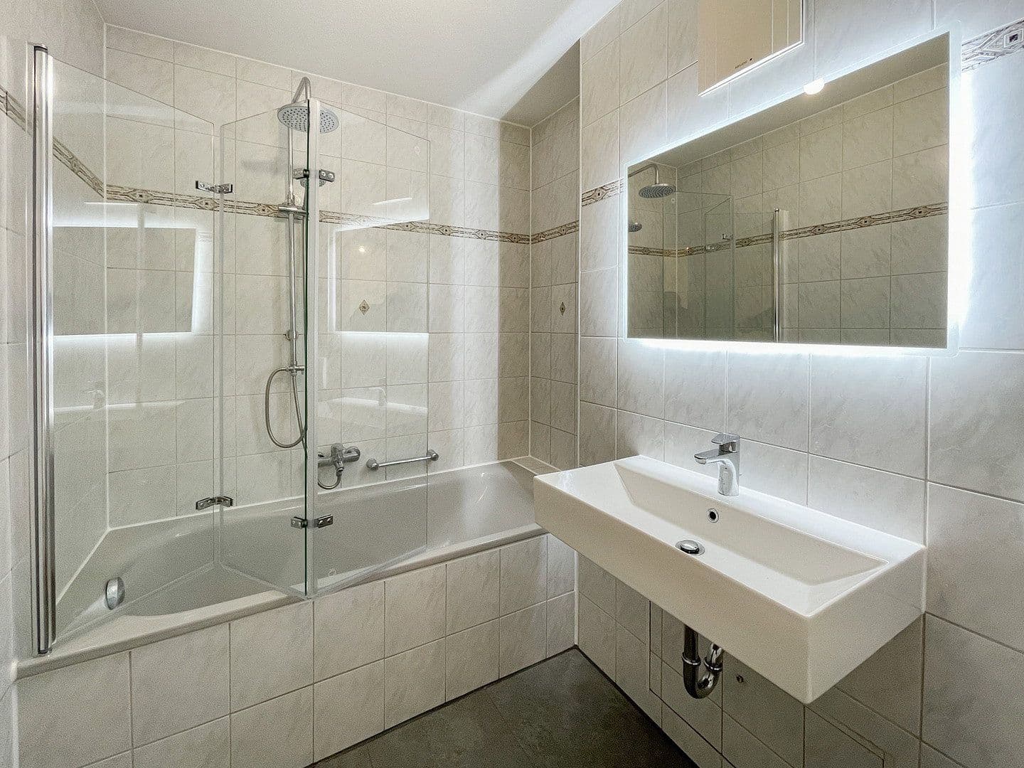 Prenájom bytu 2-izbový 59 m², Pasinger Str. 28, Planegg, Bavorsko Prenájom bytu 2-izbový 59 m², Pasinger Str. 28, Planegg, Bavorsko