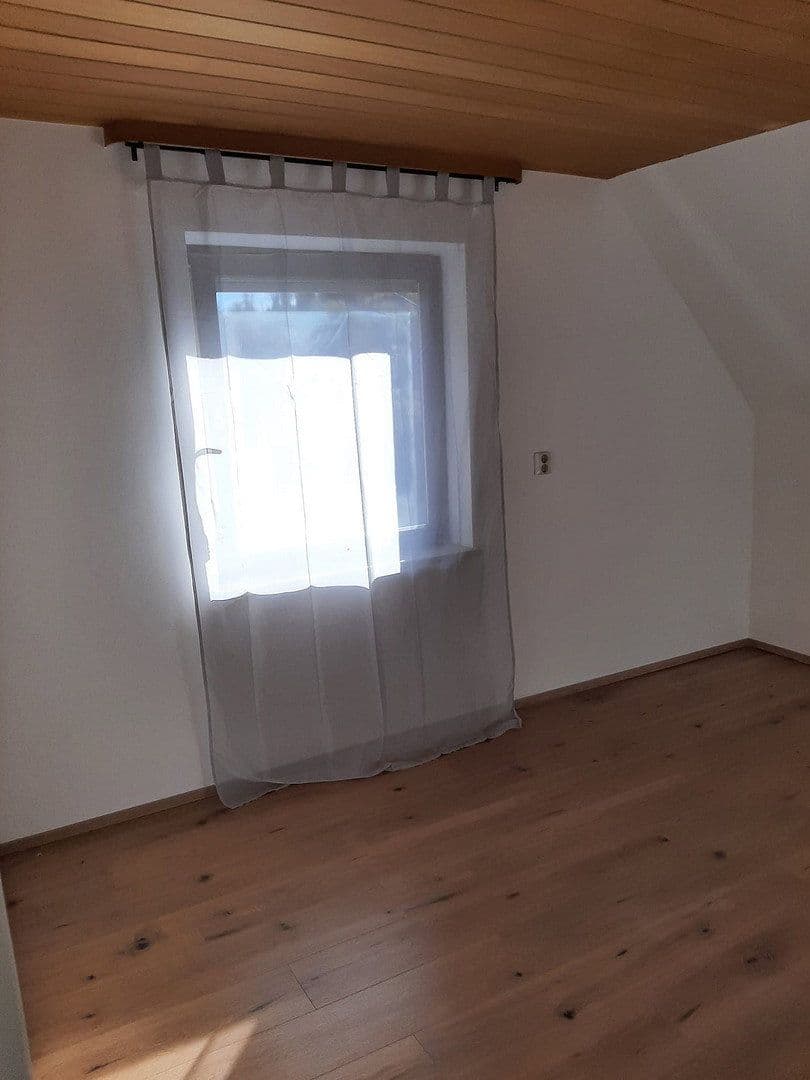 Prenájom bytu 6-izbový 100 m², Schönbrunn, Landshut, Bavorsko Prenájom bytu 6-izbový 100 m², Schönbrunn, Landshut, Bavorsko