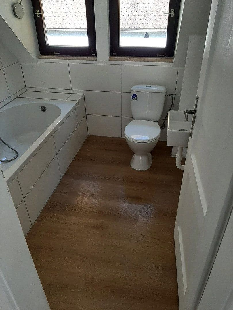 Prenájom bytu 6-izbový 100 m², Schönbrunn, Landshut, Bavorsko Prenájom bytu 6-izbový 100 m², Schönbrunn, Landshut, Bavorsko