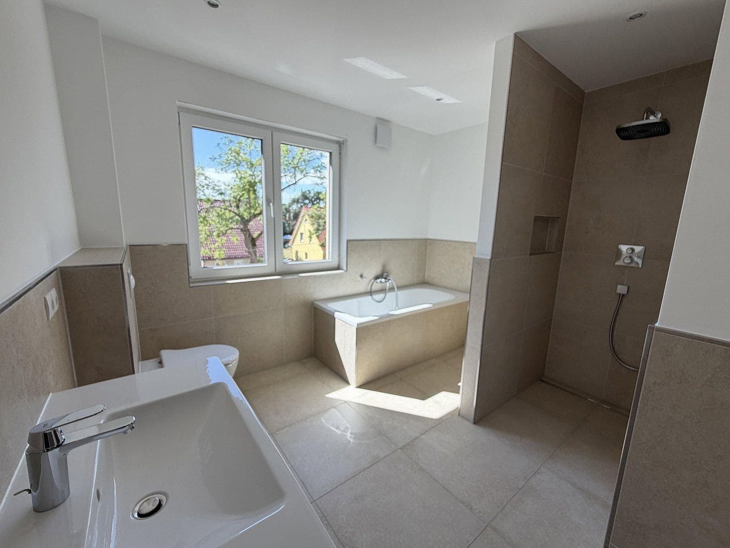 Predaj domu 143 m², pozemok 350 m², Seepromenade 40c, Falkensee, Brandenbursko Predaj domu 143 m², pozemok 350 m², Seepromenade 40c, Falkensee, Brandenbursko