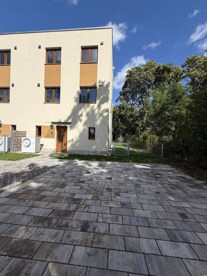 Predaj domu 143 m², pozemok 350 m², Seepromenade 40c, Falkensee, Brandenbursko Predaj domu 143 m², pozemok 350 m², Seepromenade 40c, Falkensee, Brandenbursko