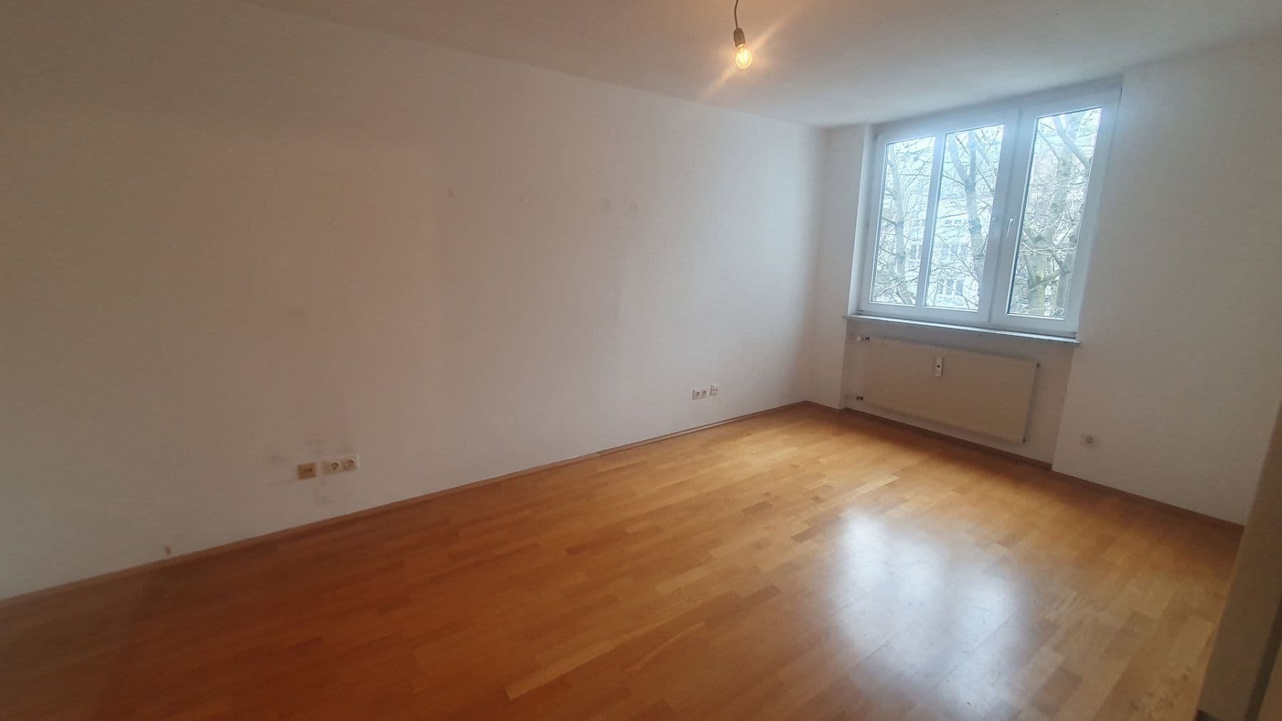 Prenájom bytu 2-izbový 56 m², München, Bavorsko Prenájom bytu 2-izbový 56 m², München, Bavorsko