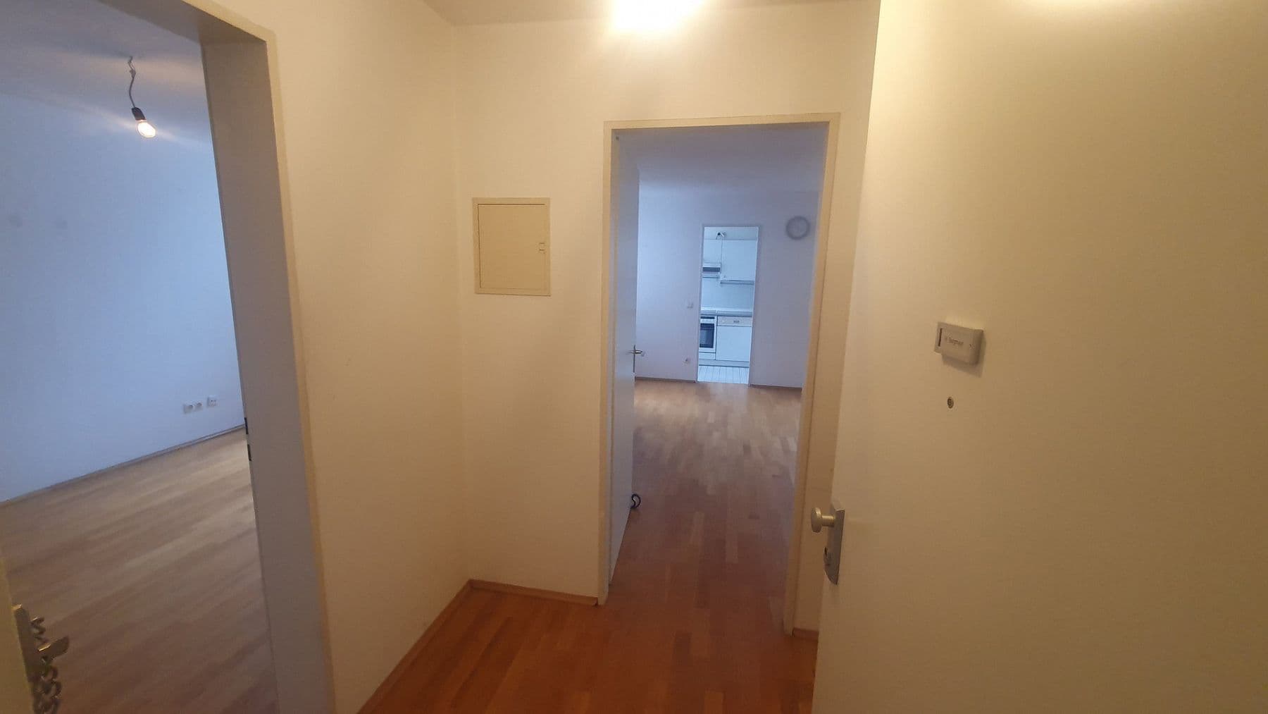 Prenájom bytu 2-izbový 56 m², München, Bavorsko Prenájom bytu 2-izbový 56 m², München, Bavorsko