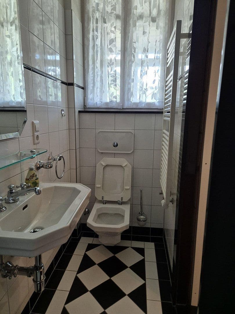 Predaj domu 350 m², pozemok 1.326 m², Schopfheim, Bádensko-Wurttembersko Predaj domu 350 m², pozemok 1.326 m², Schopfheim, Bádensko-Wurttembersko