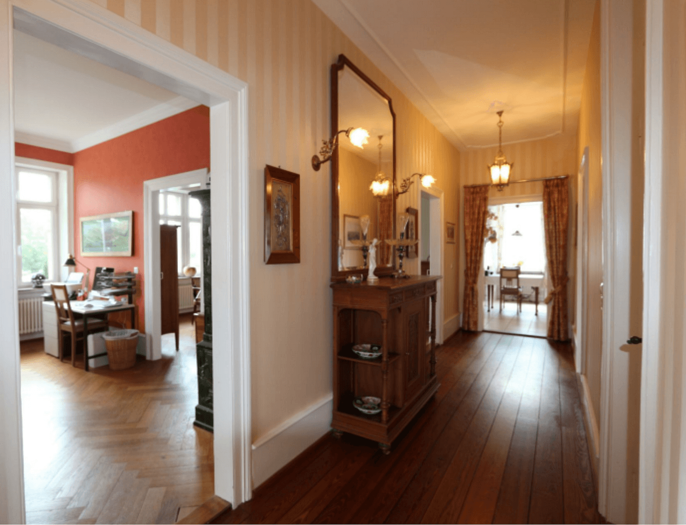 Predaj domu 350 m², pozemok 1.326 m², Schopfheim, Bádensko-Wurttembersko Predaj domu 350 m², pozemok 1.326 m², Schopfheim, Bádensko-Wurttembersko