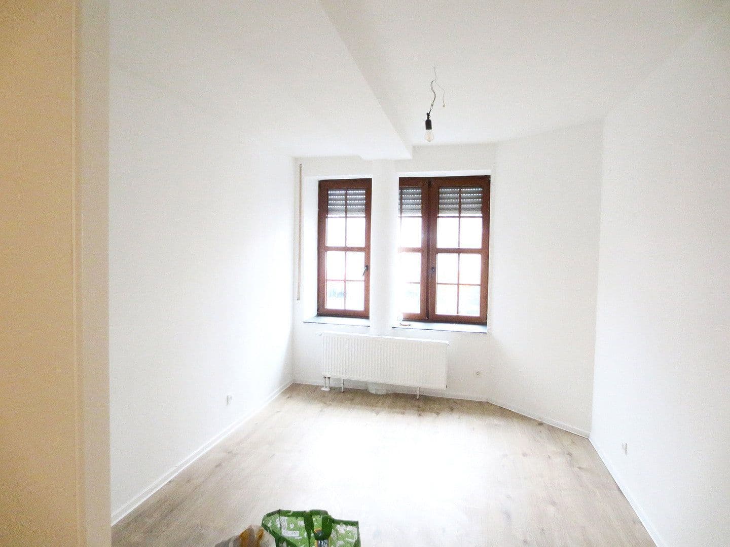 Prenájom bytu 3-izbový 85 m², Swisttal, Severné Porýnie - Westfálsko Prenájom bytu 3-izbový 85 m², Swisttal, Severné Porýnie - Westfálsko