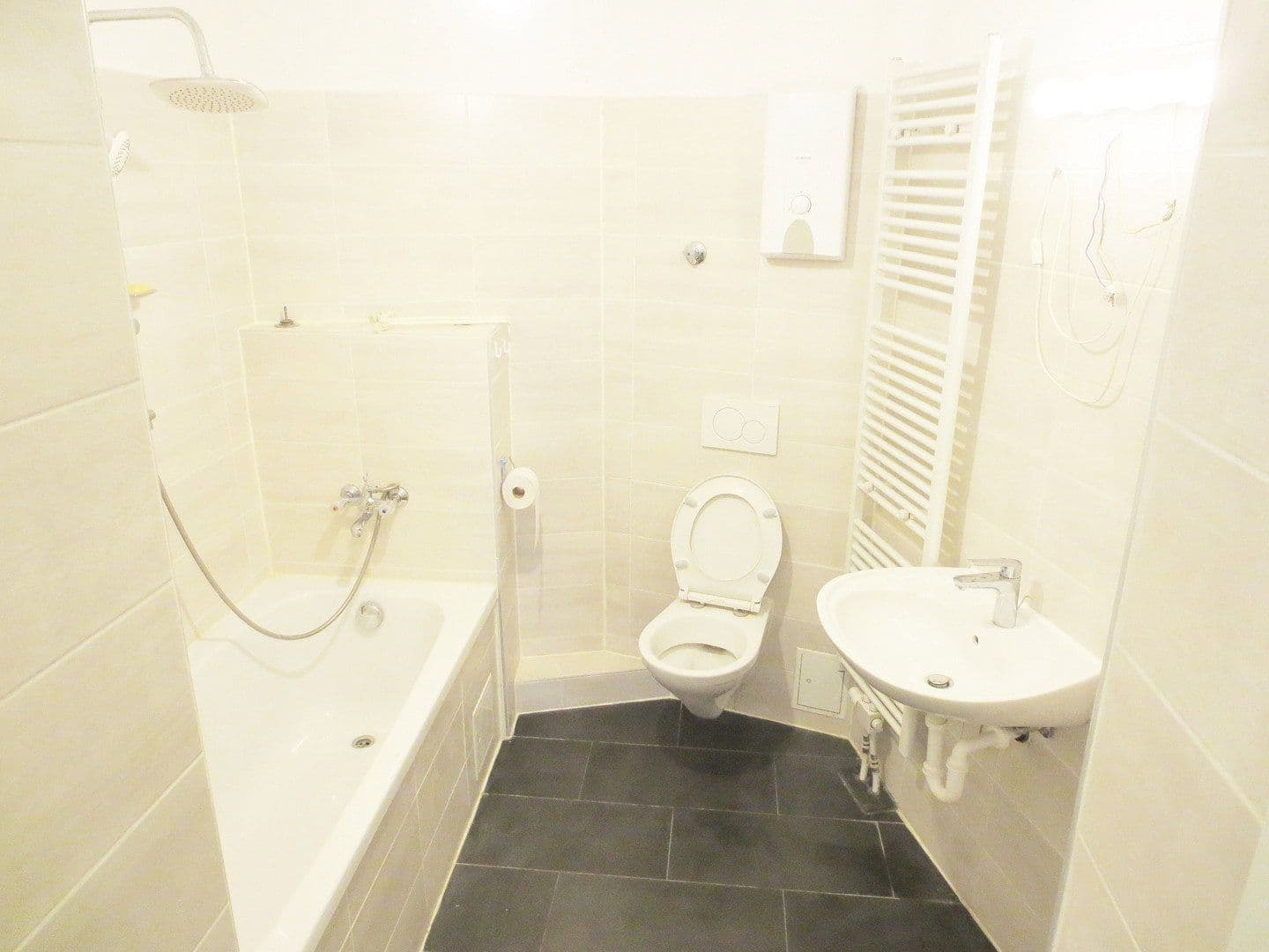 Prenájom bytu 3-izbový 85 m², Swisttal, Severné Porýnie - Westfálsko Prenájom bytu 3-izbový 85 m², Swisttal, Severné Porýnie - Westfálsko