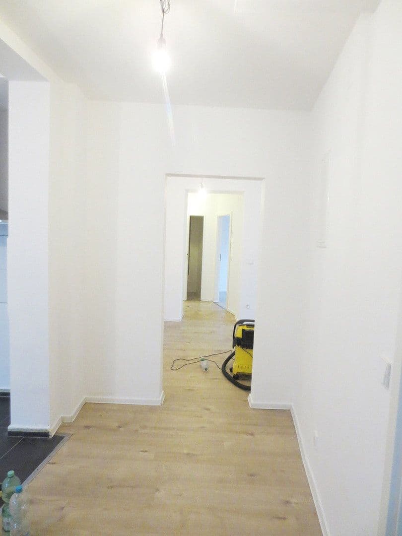 Prenájom bytu 3-izbový 85 m², Swisttal, Severné Porýnie - Westfálsko Prenájom bytu 3-izbový 85 m², Swisttal, Severné Porýnie - Westfálsko