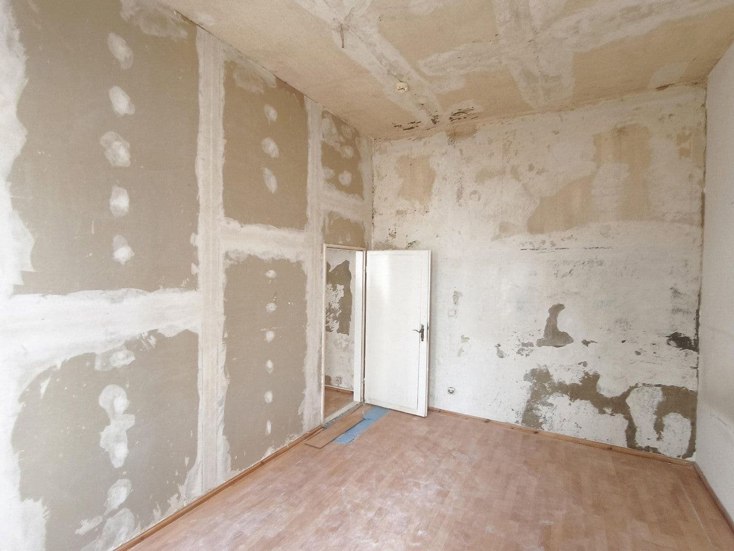 Predaj bytu 2-izbový 62 m², Emserstr. 76, Berlin, Berlín Predaj bytu 2-izbový 62 m², Emserstr. 76, Berlin, Berlín