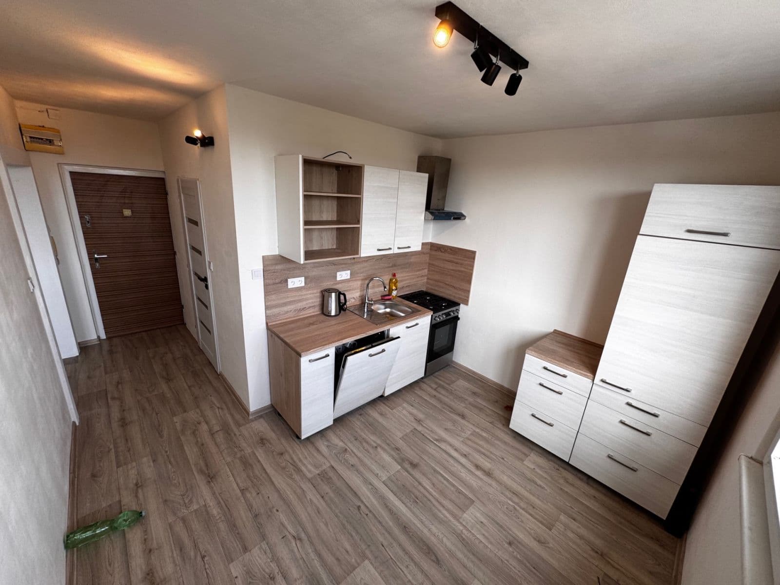 Prenájom bytu 1-izbový 55 m², Varenská, Ostrava, Moravskoslezský kraj Prenájom bytu 1-izbový 55 m², Varenská, Ostrava, Moravskoslezský kraj