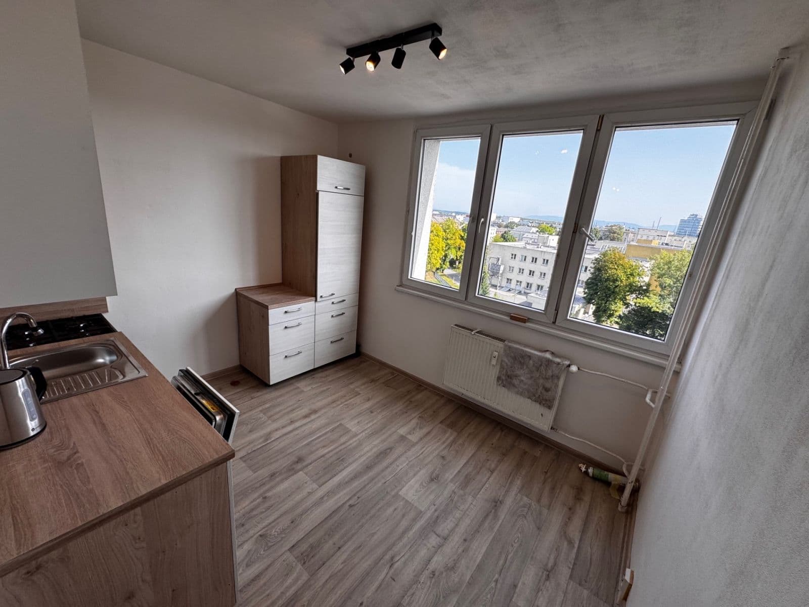 Prenájom bytu 1-izbový 55 m², Varenská, Ostrava, Moravskoslezský kraj Prenájom bytu 1-izbový 55 m², Varenská, Ostrava, Moravskoslezský kraj
