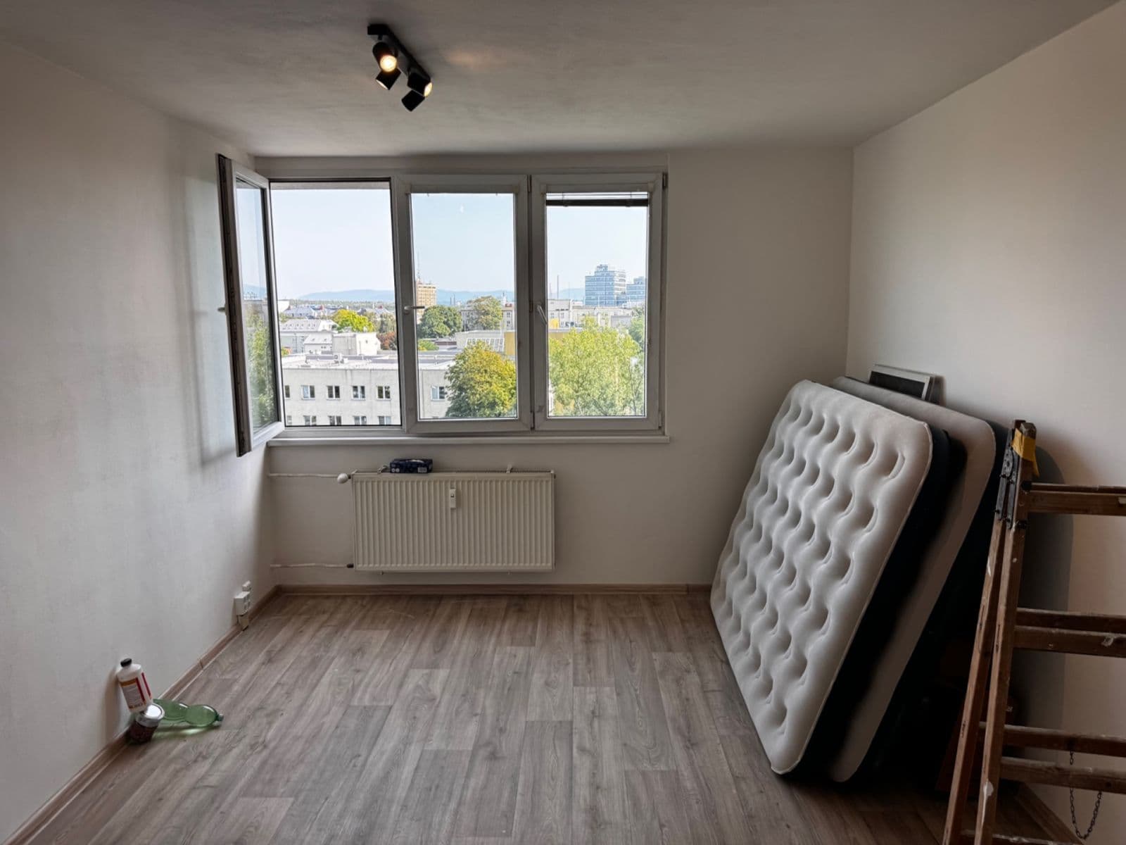 Prenájom bytu 1-izbový 55 m², Varenská, Ostrava, Moravskoslezský kraj Prenájom bytu 1-izbový 55 m², Varenská, Ostrava, Moravskoslezský kraj