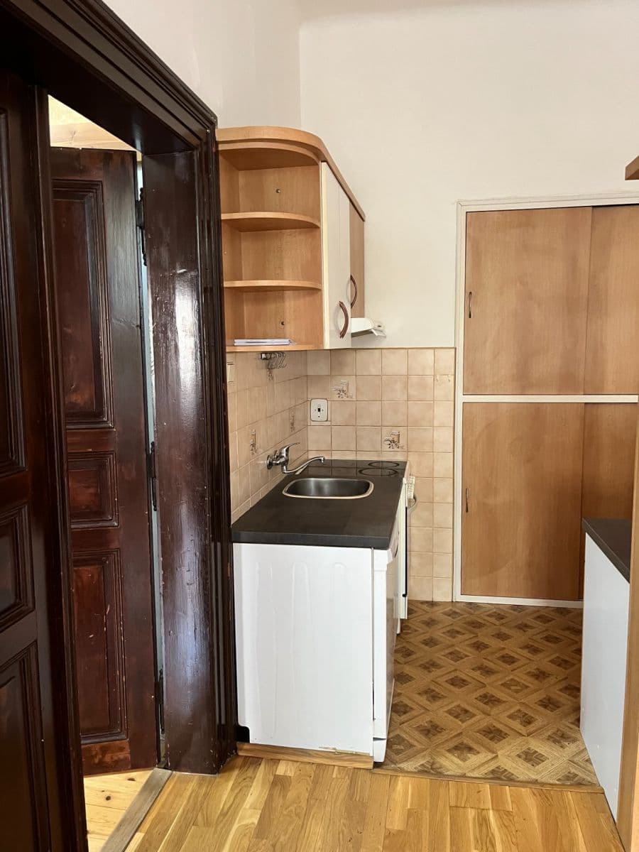 Prenájom bytu 2-izbový 40 m², U Santošky, Praha, Praha Prenájom bytu 2-izbový 40 m², U Santošky, Praha, Praha