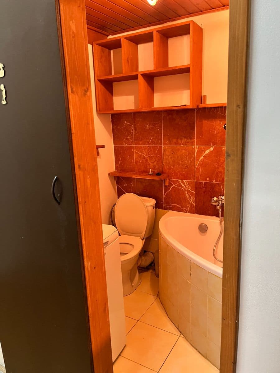 Prenájom bytu 2-izbový 40 m², U Santošky, Praha, Praha Prenájom bytu 2-izbový 40 m², U Santošky, Praha, Praha