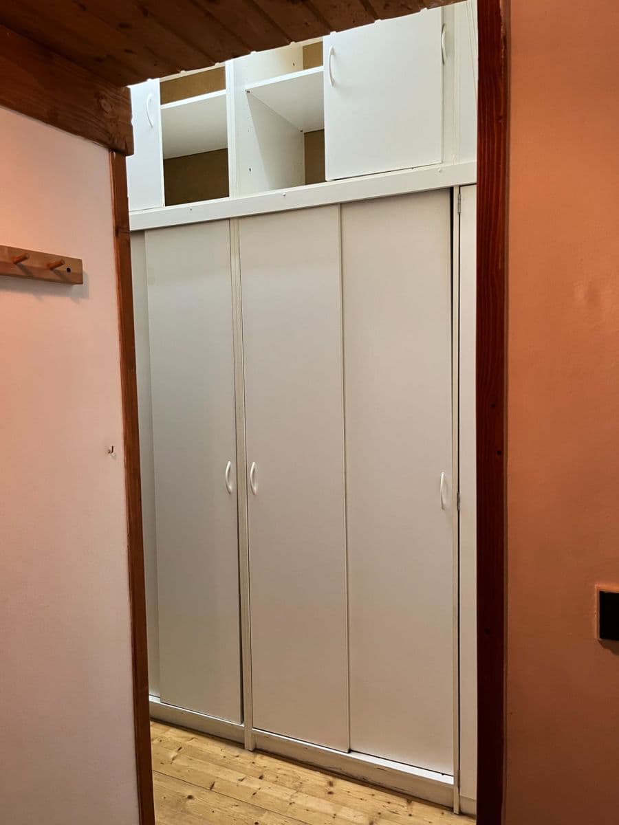 Prenájom bytu 2-izbový 40 m², U Santošky, Praha, Praha Prenájom bytu 2-izbový 40 m², U Santošky, Praha, Praha
